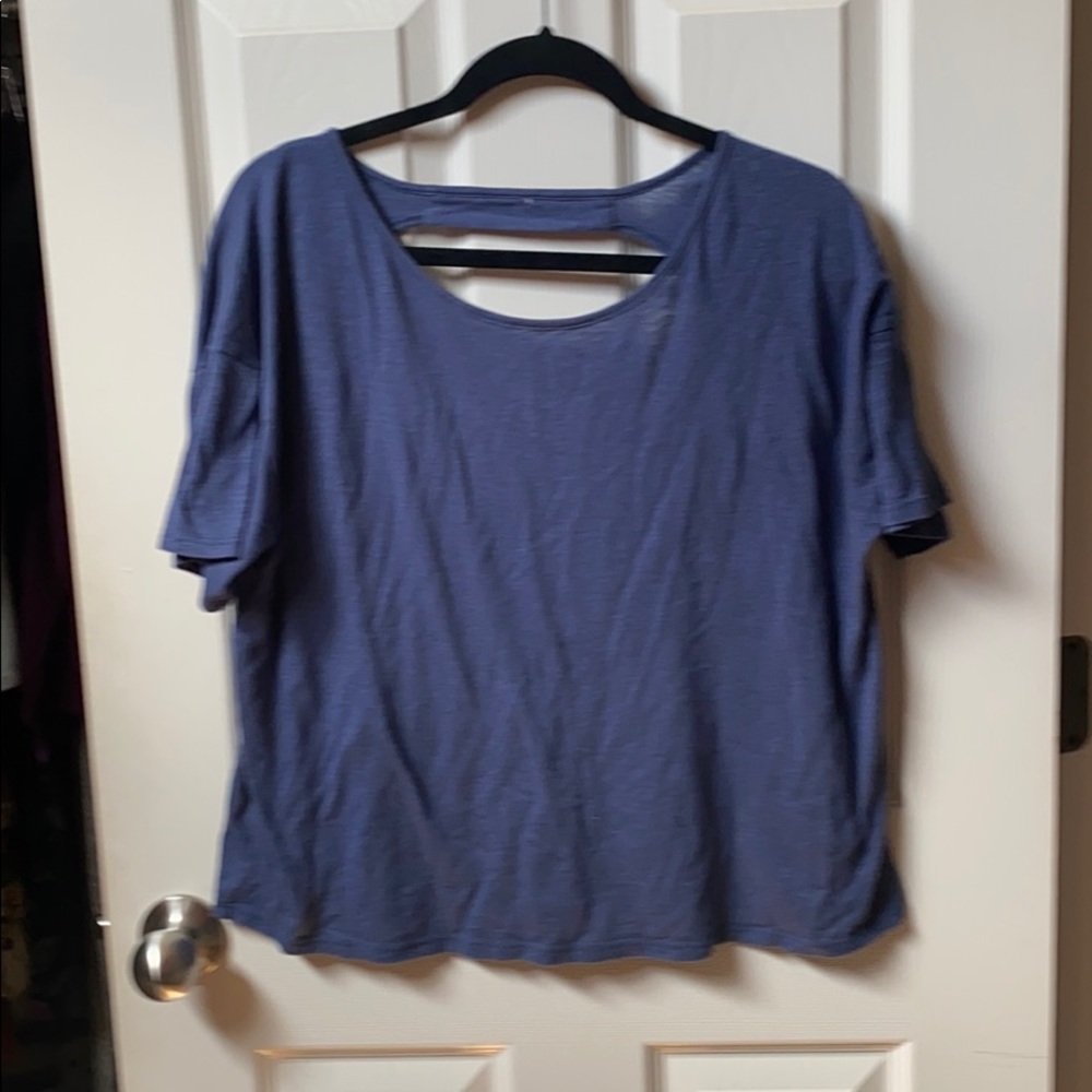 Fabletics keyhole shirt L